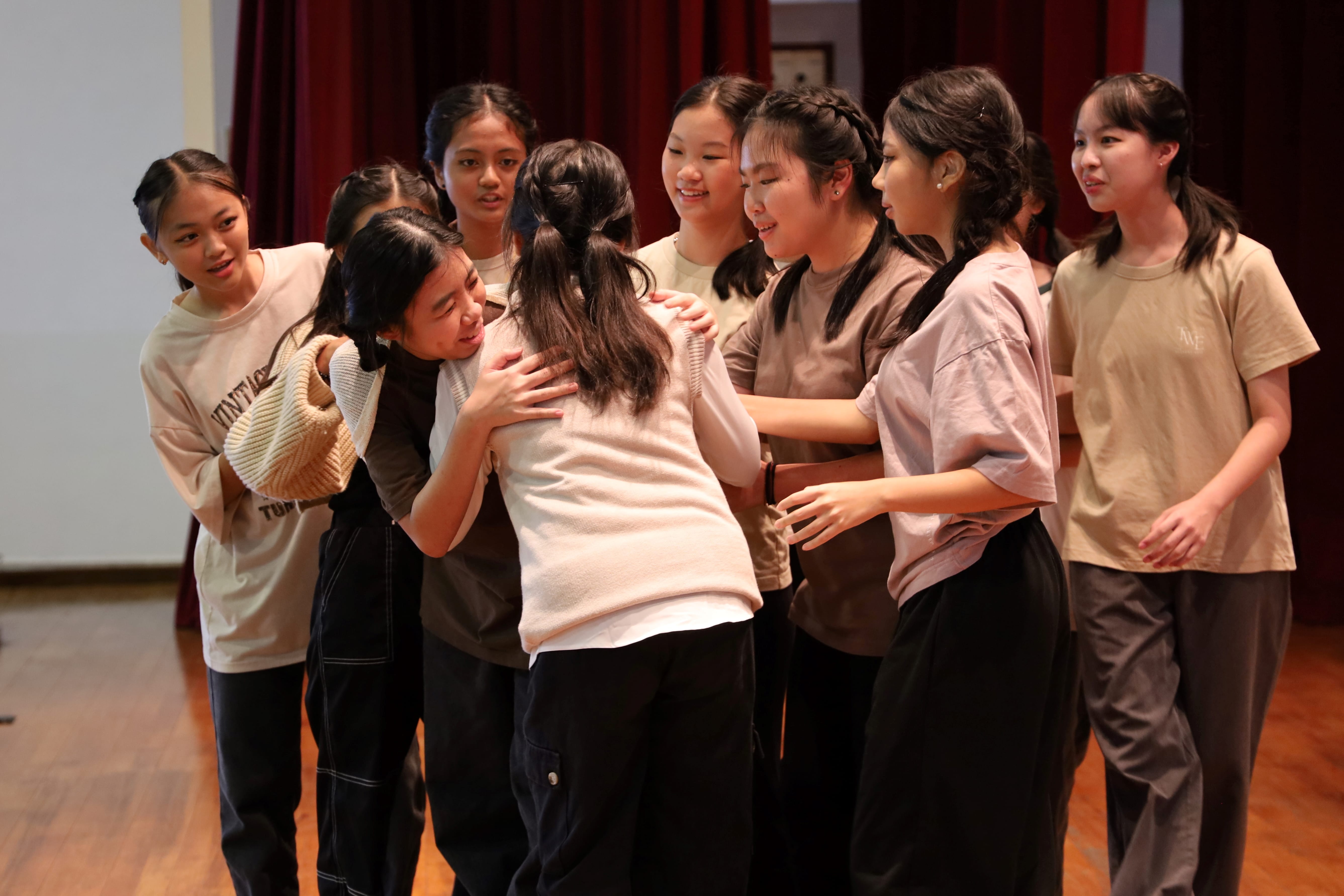 PSS Modern Dance members performing at the school's Aesthetics Showcase