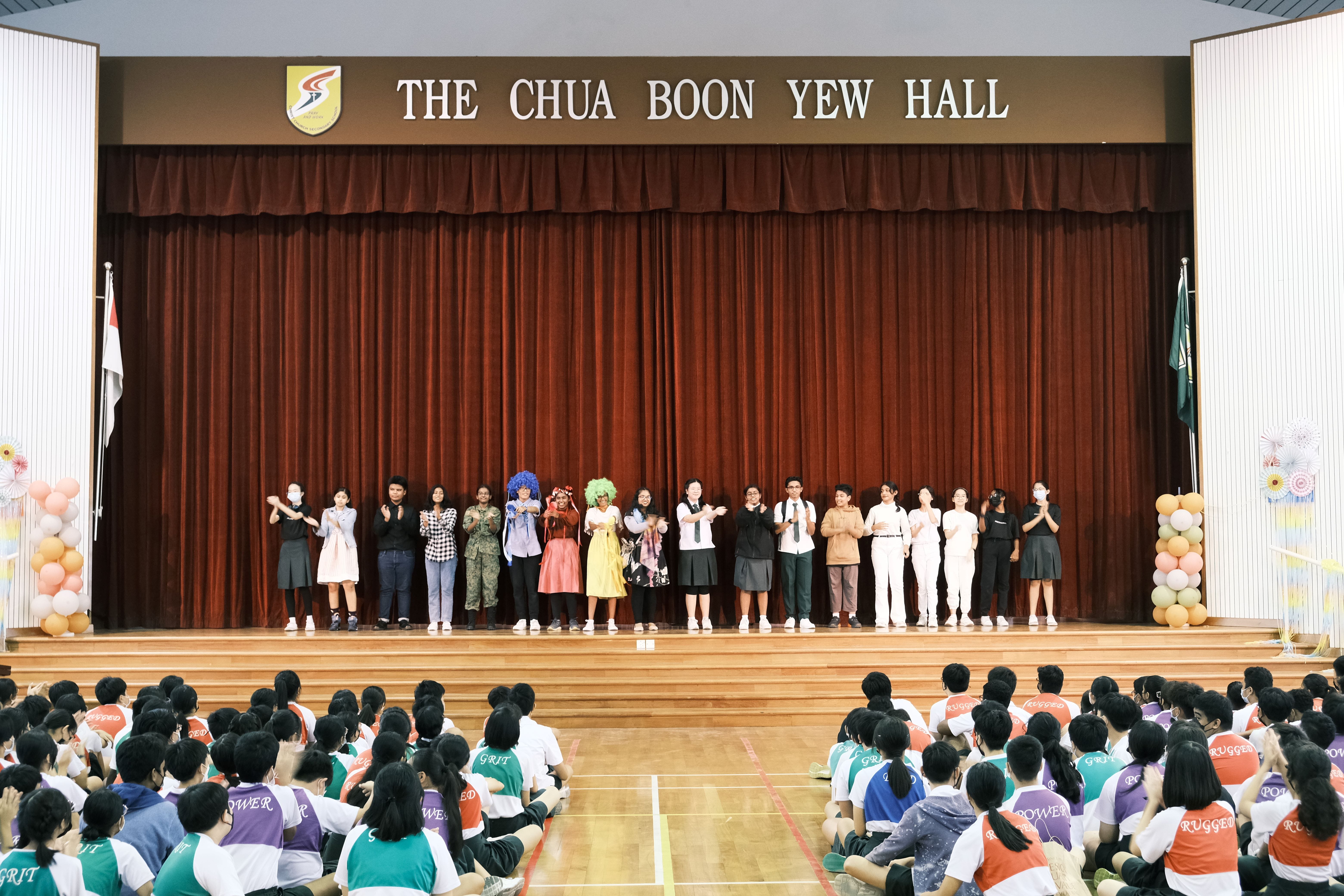 Curtain call by actors and stage crew