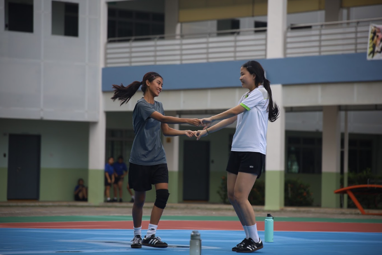 Friendship in Motion - by Alya 3/2