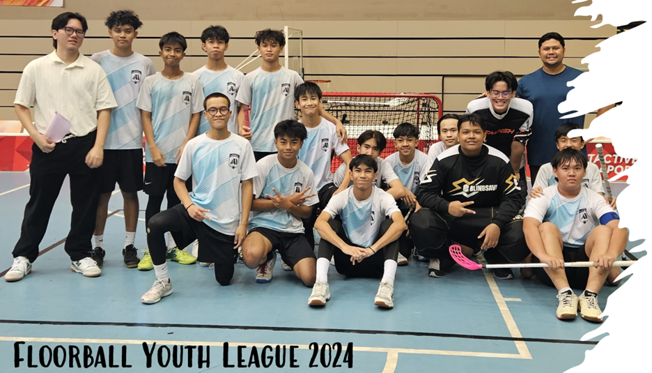 A youth floorball team poses together on an indoor court at the Floorball Youth League 2024.