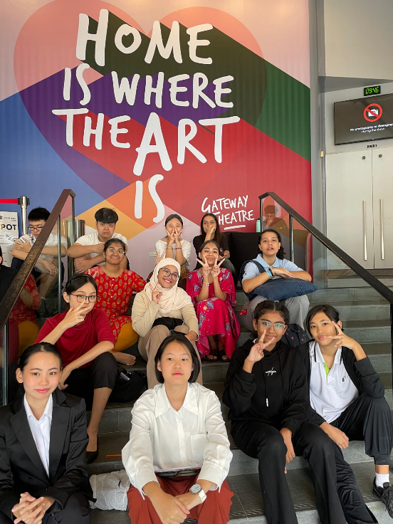  A group picture at Gateway Theatre