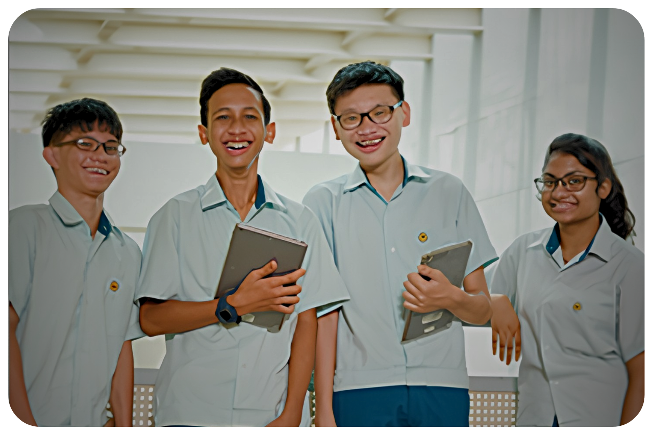 4 smiling students