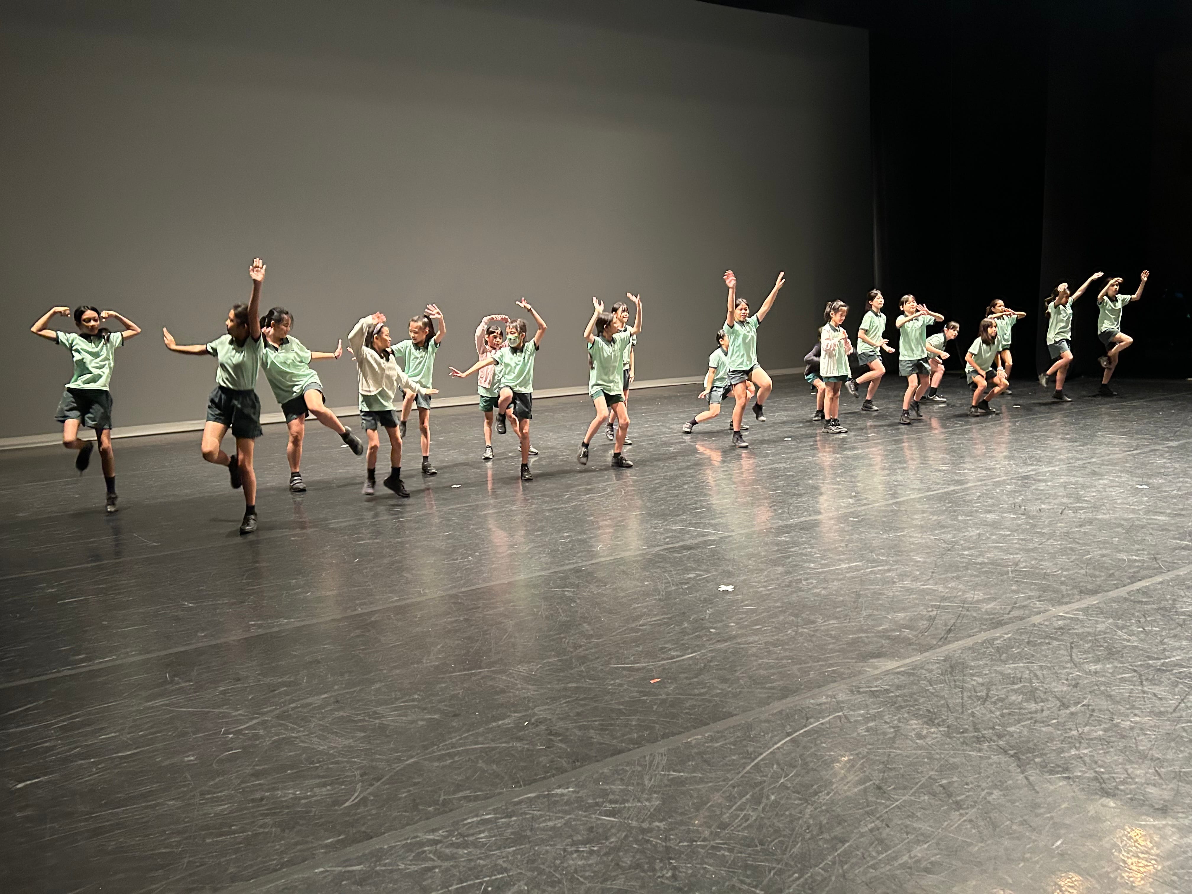 Modern Dance 3