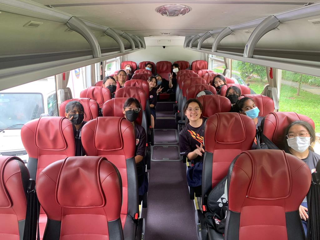 Badminton Girls team on the way to a competition~