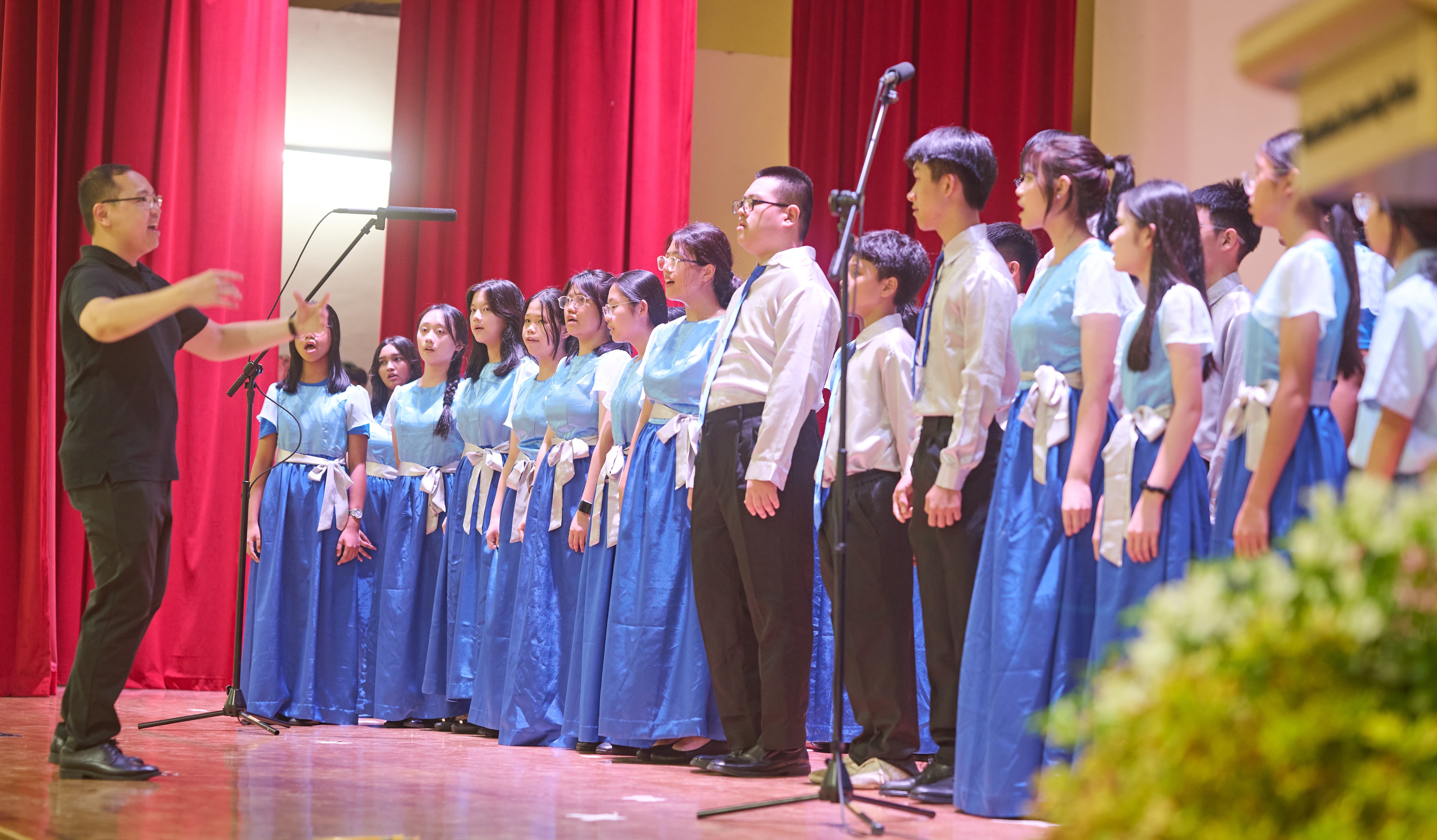 Students in choir CCA