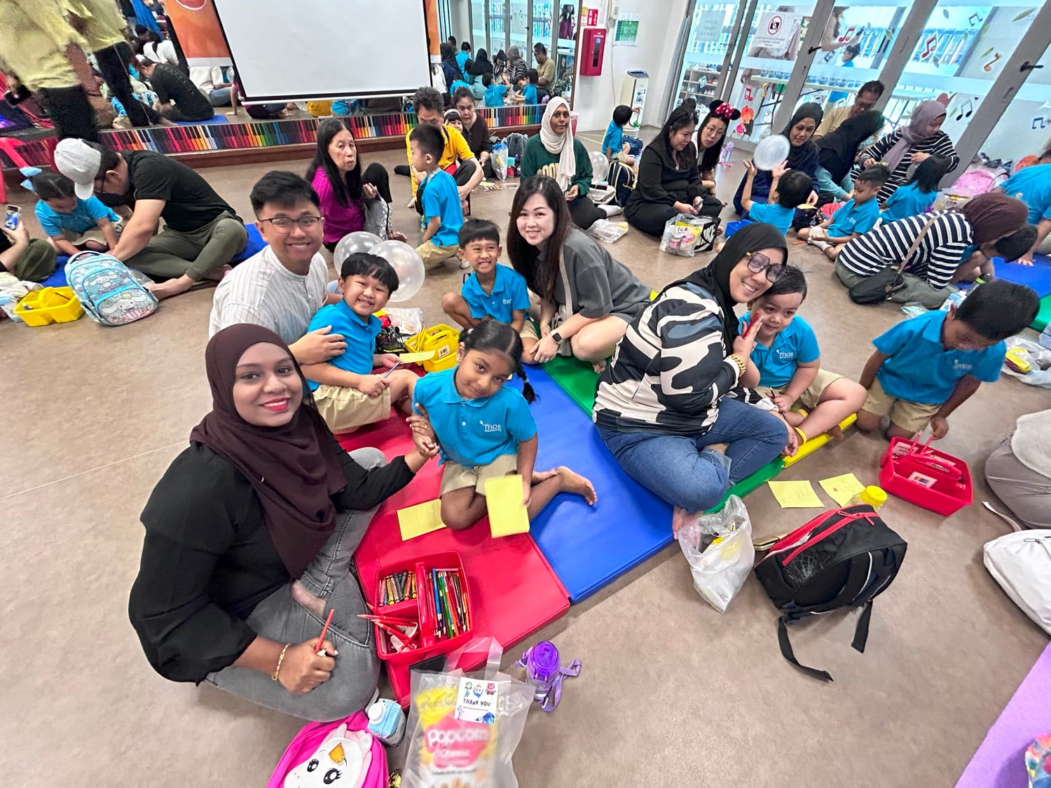 It’s so nice to see parents and children connecting, sharing happy moments, and strengthening their family bonds.