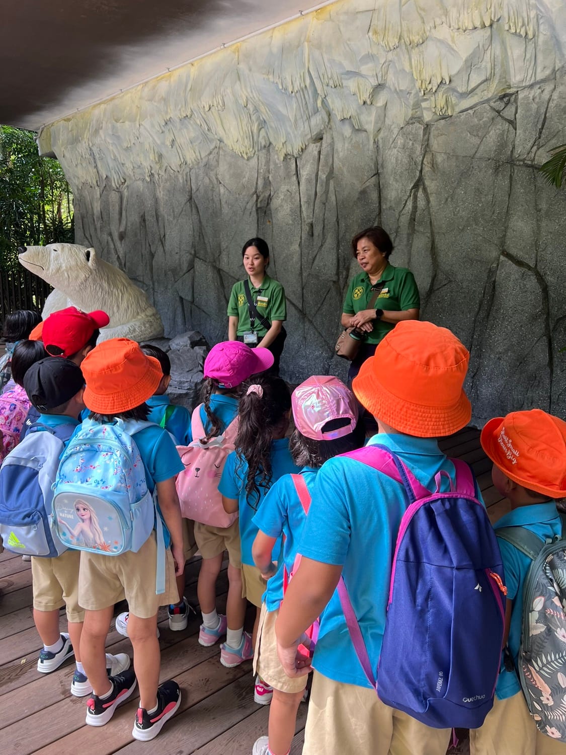 The children met the zookeepers who brought them to see the zebras, giraffes, and the king of the Savannah – the lions and sharing more about these animals.