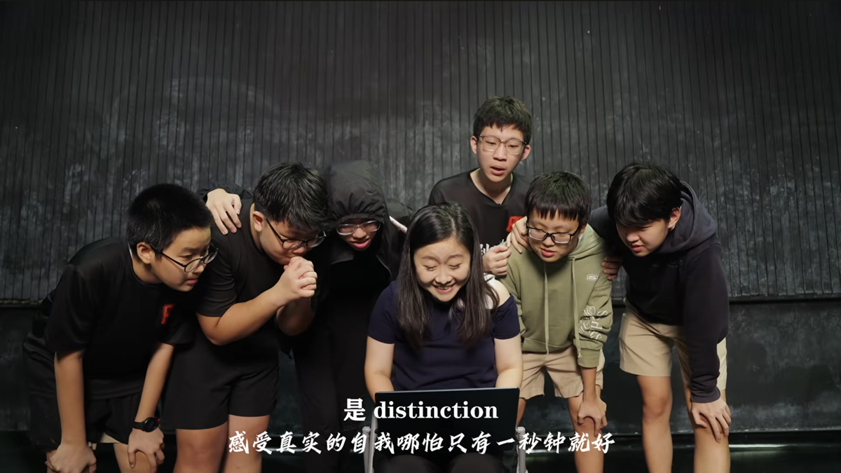 学生团队进行短片拍摄与制作过程。