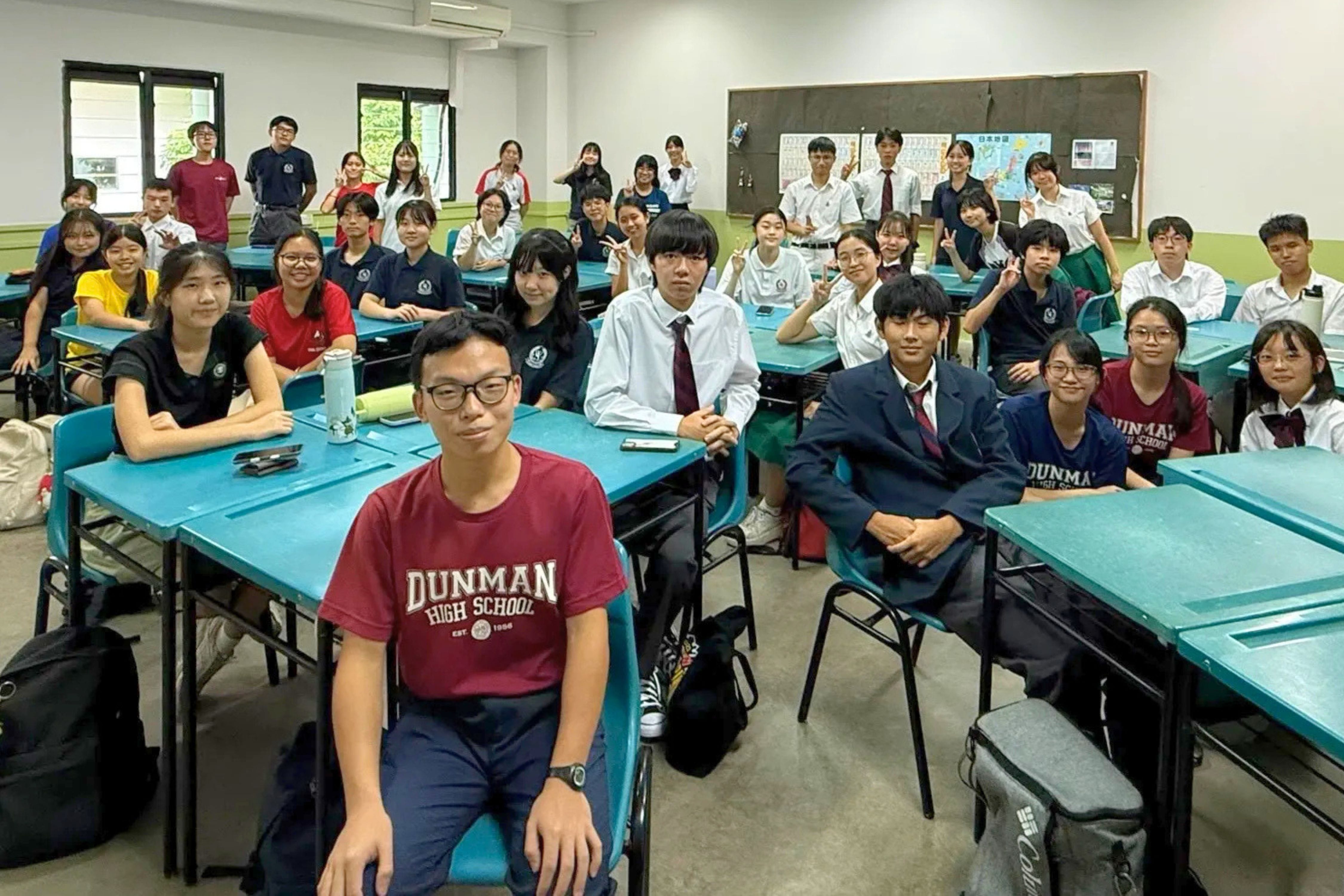 moments and friendships across languages during a class lesson