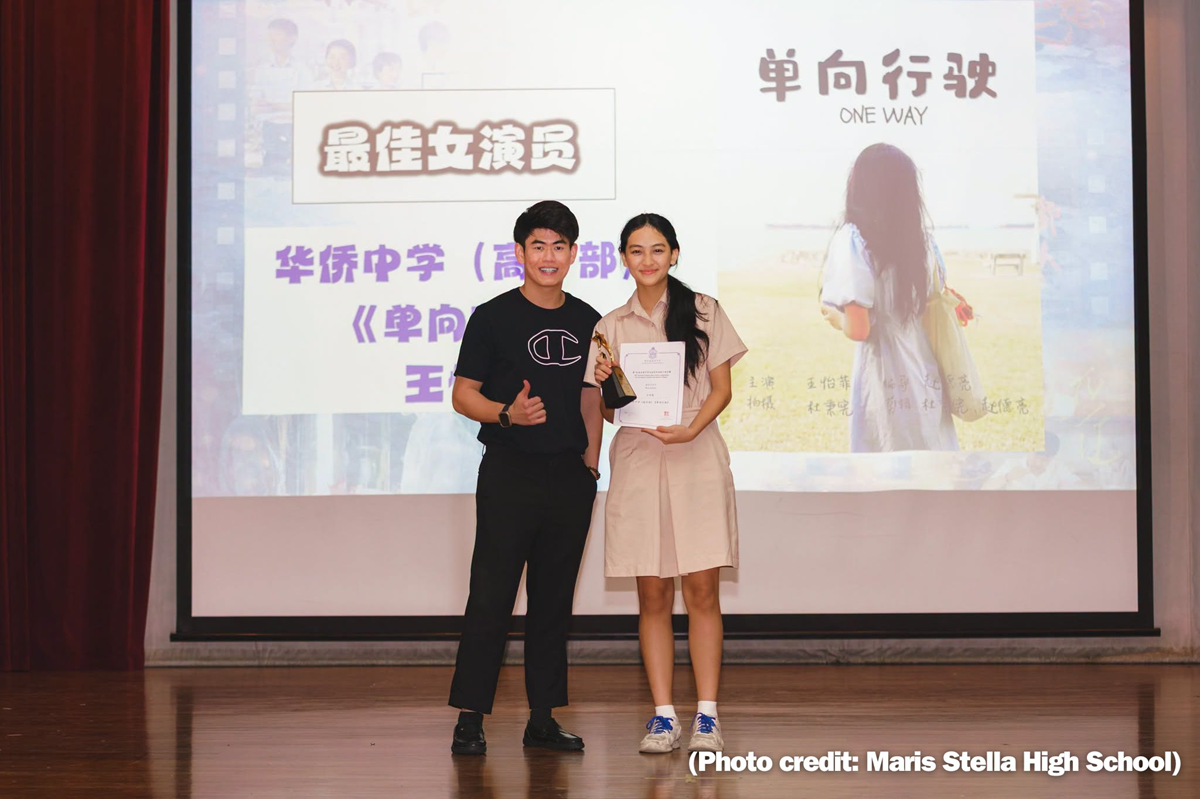 学生荣获全国华语短片制作赛最佳女演员奖。
