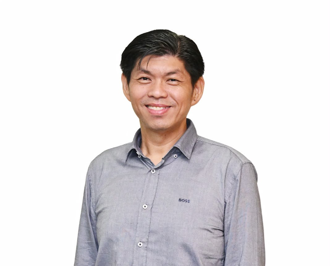 华侨中学 李白彬校长