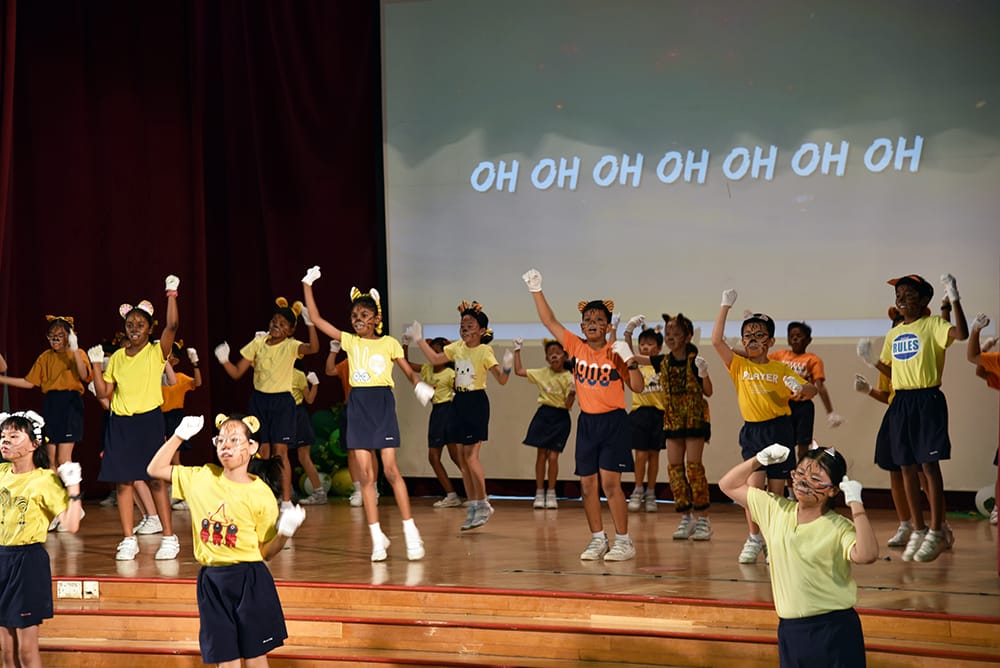 Students performance during Beacon Achievement Ceremony (2022).