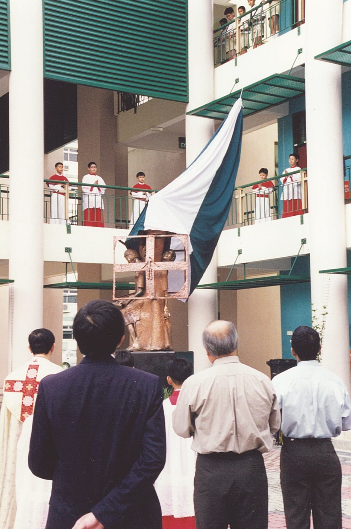 Unveiling of the sculpture of St. John Baptist De La Salle at the Choa Chu Kang premise (1999).