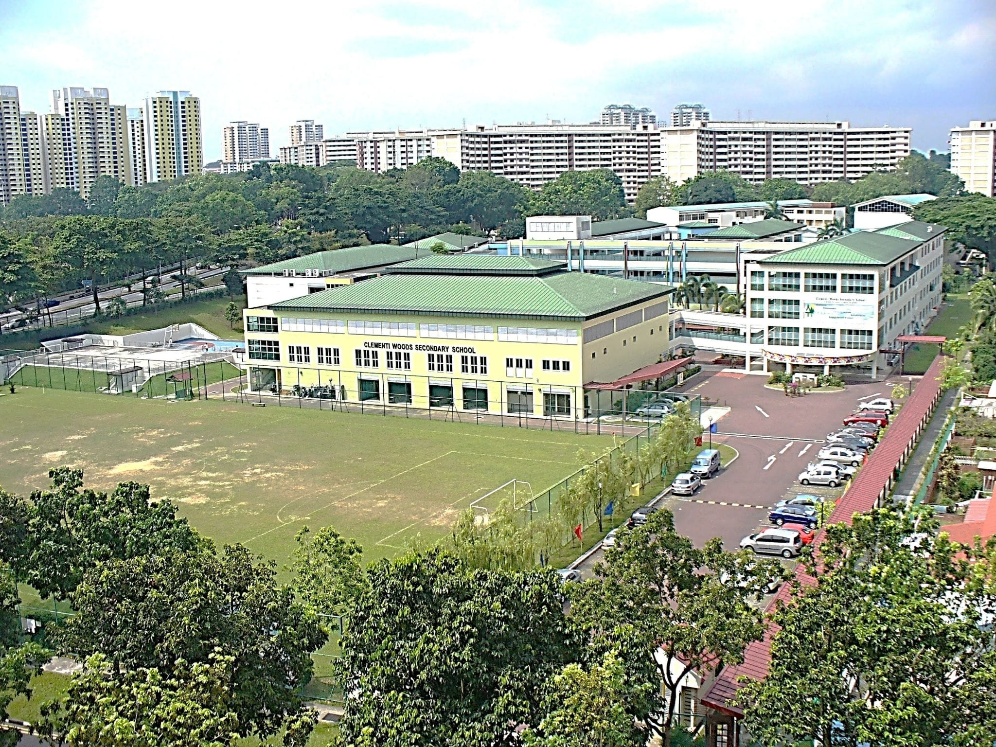 Clementi Woods Secondary School building at West Coast Road. Premise was the former Jin Tai Secondary School (2007).