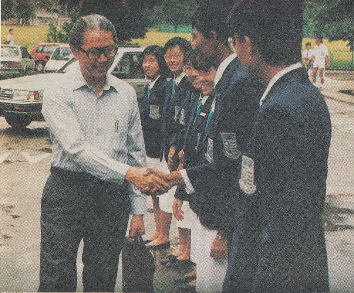 Dr Tony Tan, then Minister for Education, greeted by Swiss Student Leaders during a school visit (1986).