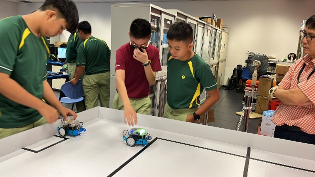 Mobile Robot in Mechatronics at ITE College West