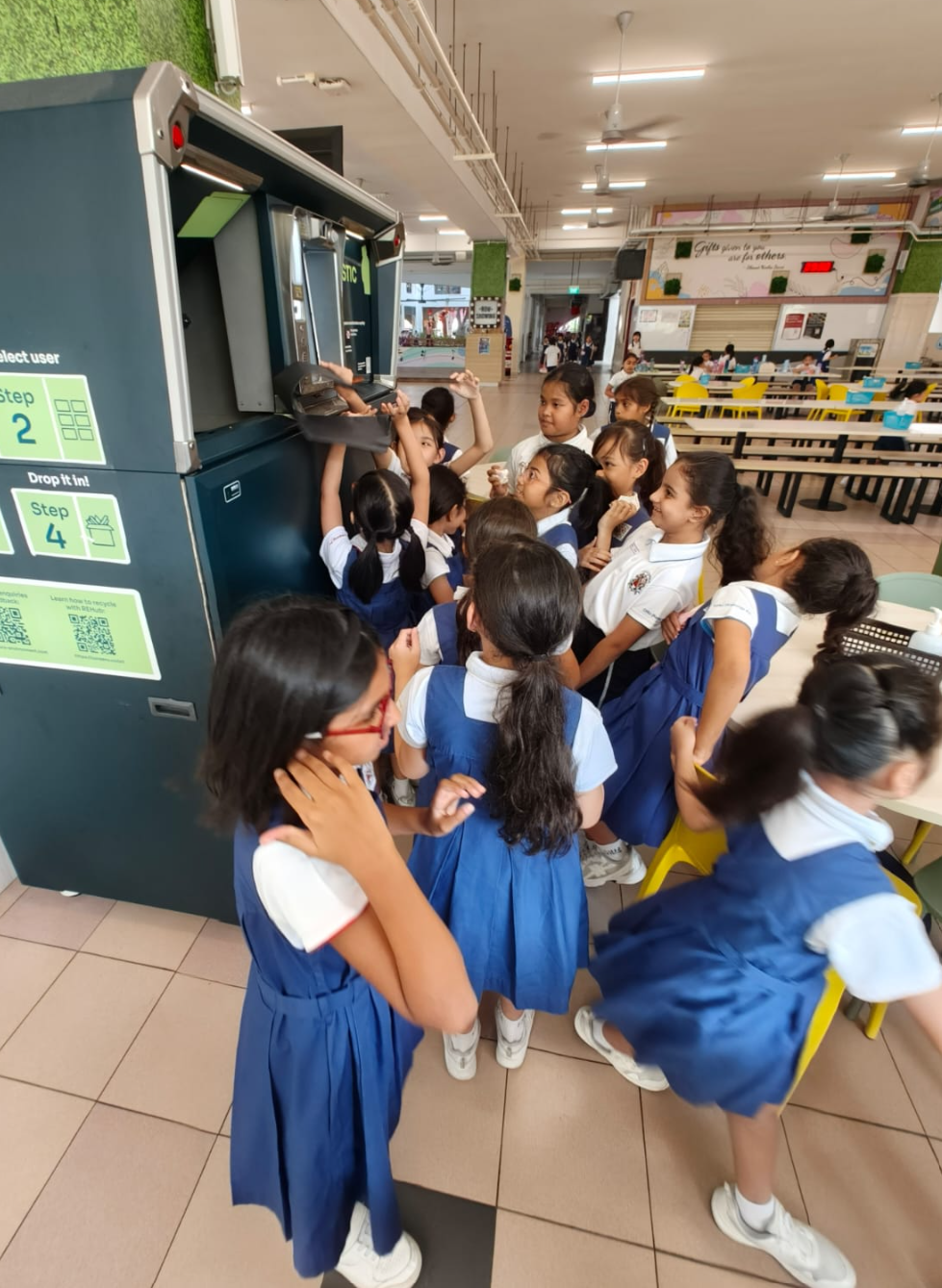 IJ girls learn about recycling