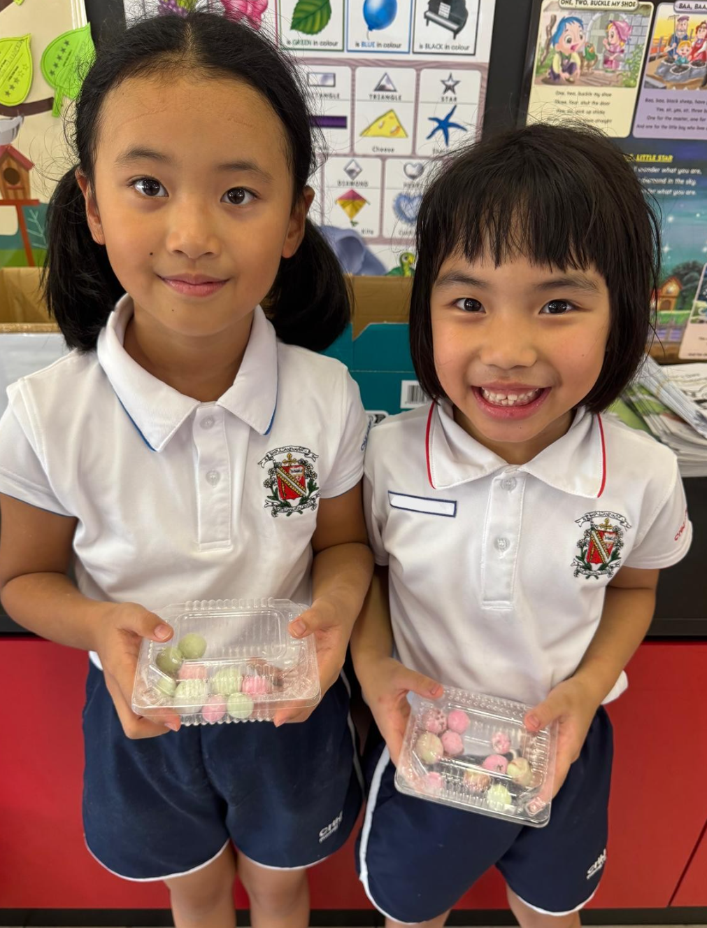 IJ girls with their kuehs