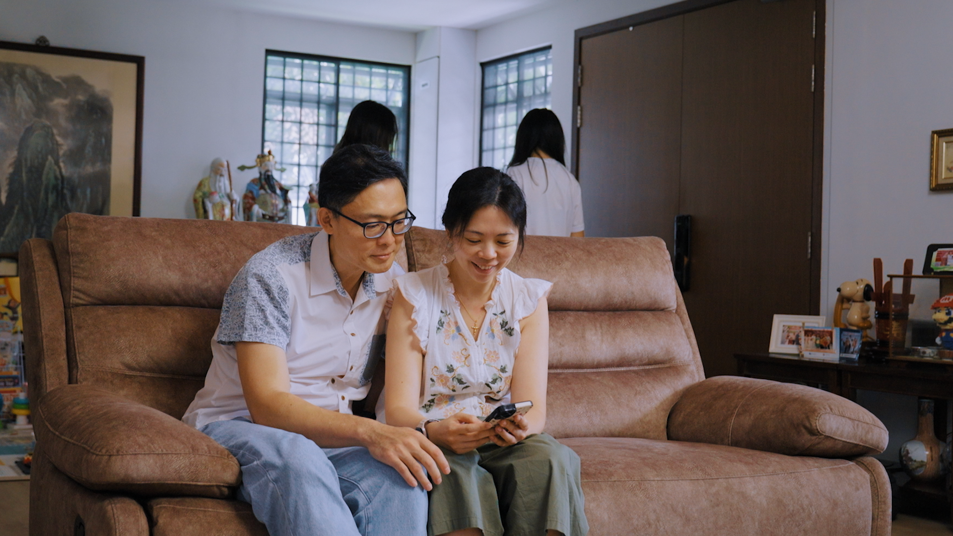 Image of couple using LifeSG