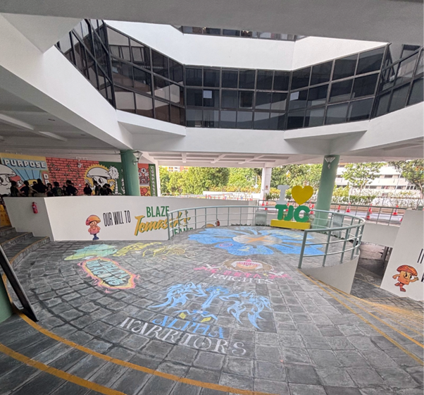 Student Councillors painstakingly designed House-themed welcome messages, in chalk, for the incoming IP1s and JC1 students.Add your alt text here
