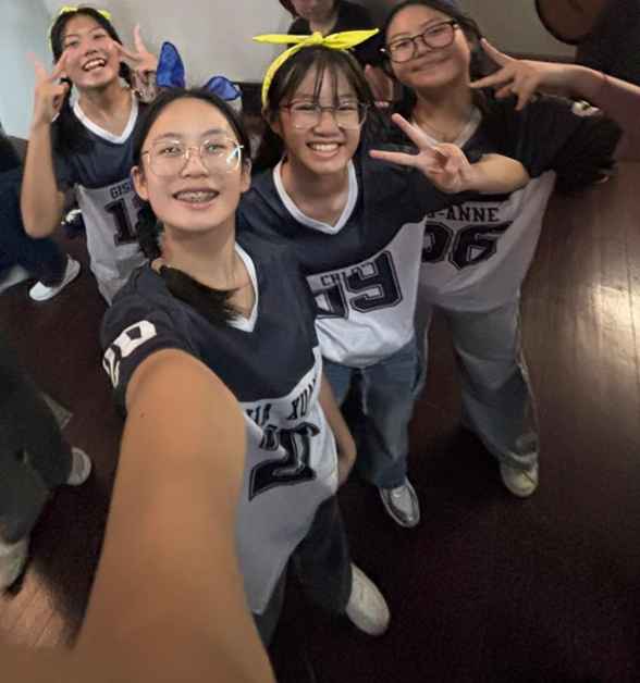 IP Student Councillors gathering for a quick wefie during IP1 Induction.