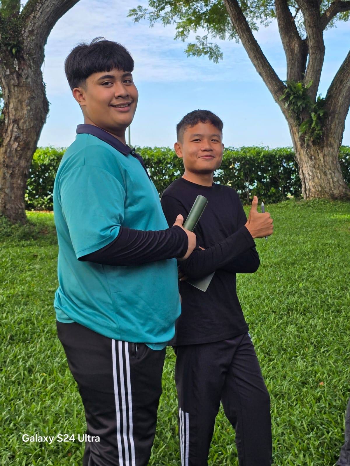 2 students posing for a photo
