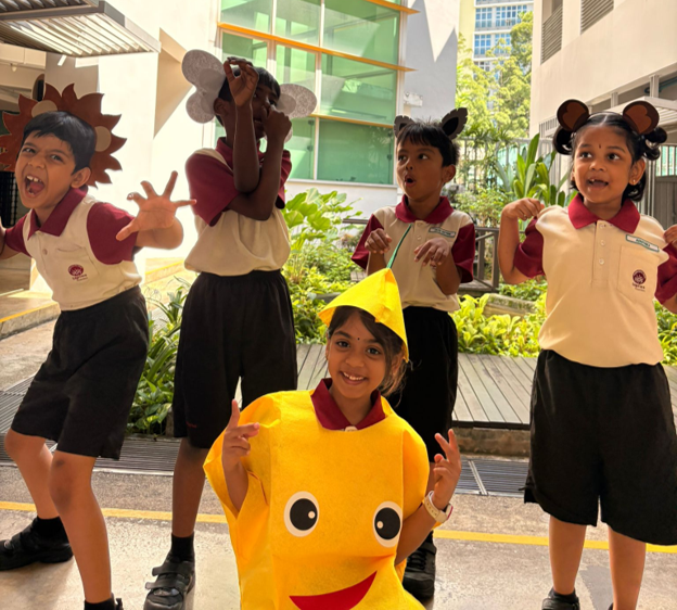 Students having fun learning MTL through drama!