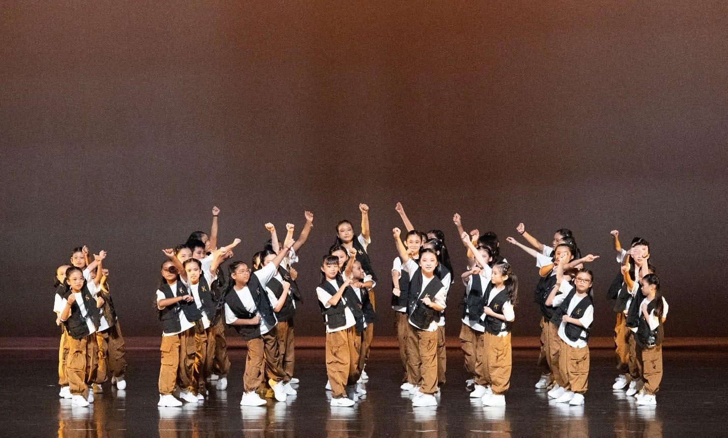 dancers posing2