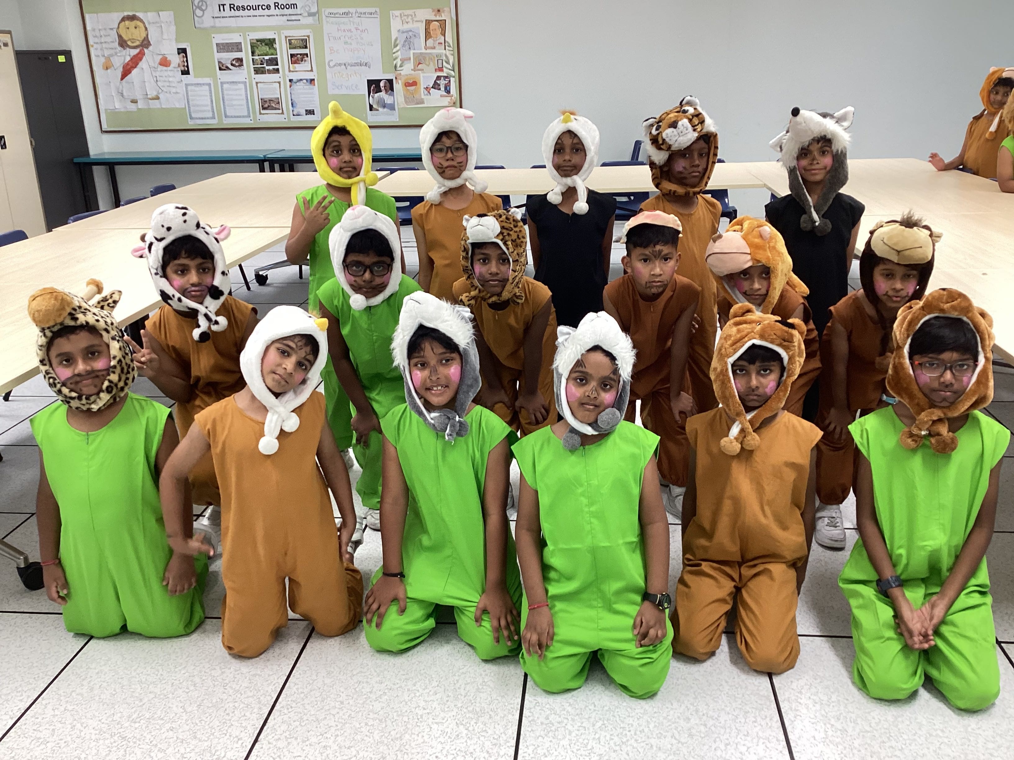 P2_-_Hey!_We_are_performing