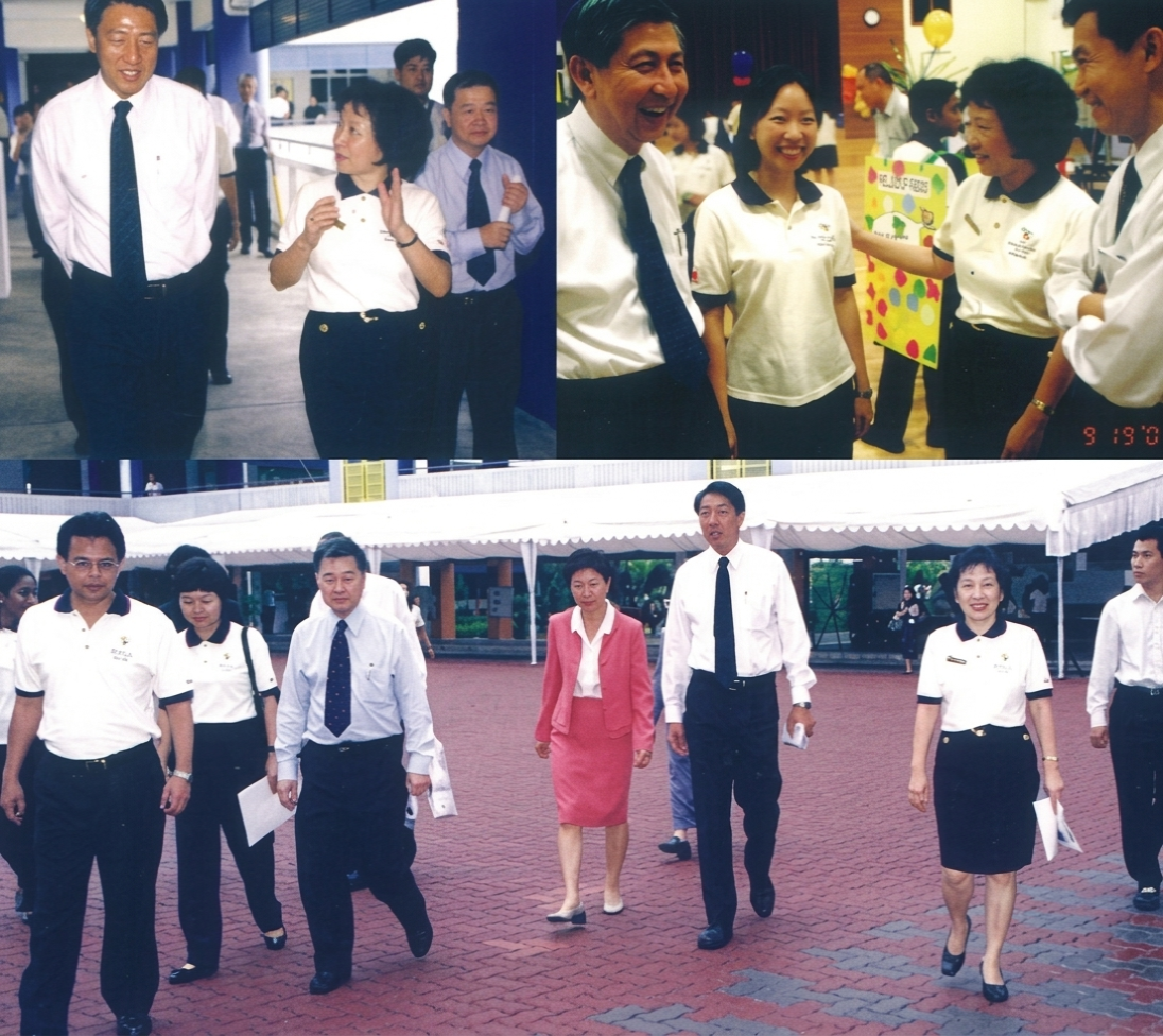 Minister Teo Chee Hean visiting Woodgrove Secondary in the early days