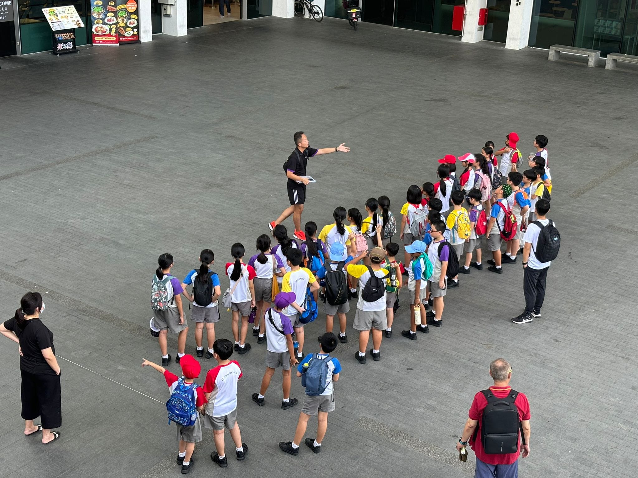 As part of our Physical Education curriculum, our Primary 4 students embarked on an exciting Outdoor Education Day Trip to Oasis Terrace and Punggol Waterway Park. 